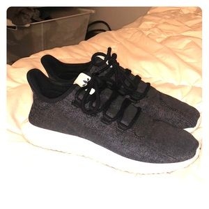 Adidas women’s 9 shoe